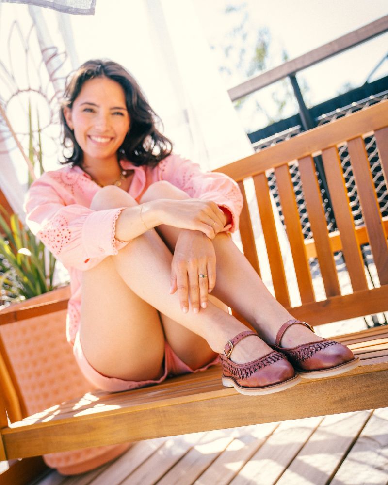 La Sofia tabac, huarache en cuir bovin et crêpe beige