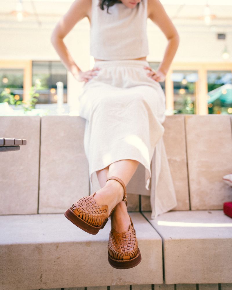 La Carmen camel, huarache en cuir bovin et double crêpe choco