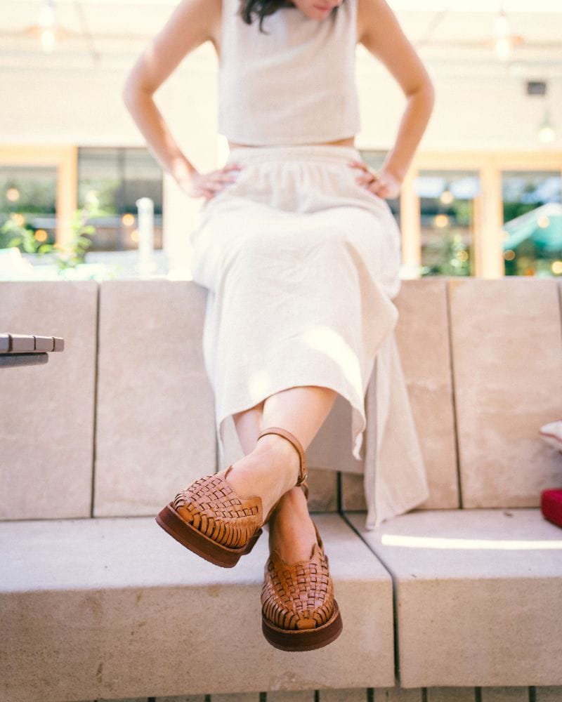 La Carmen camel, huarache en cuir bovin et double crêpe choco