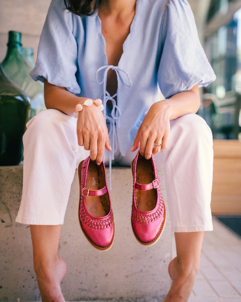 La Sofia rose flashy, huarache en cuir bovin et crêpe beige