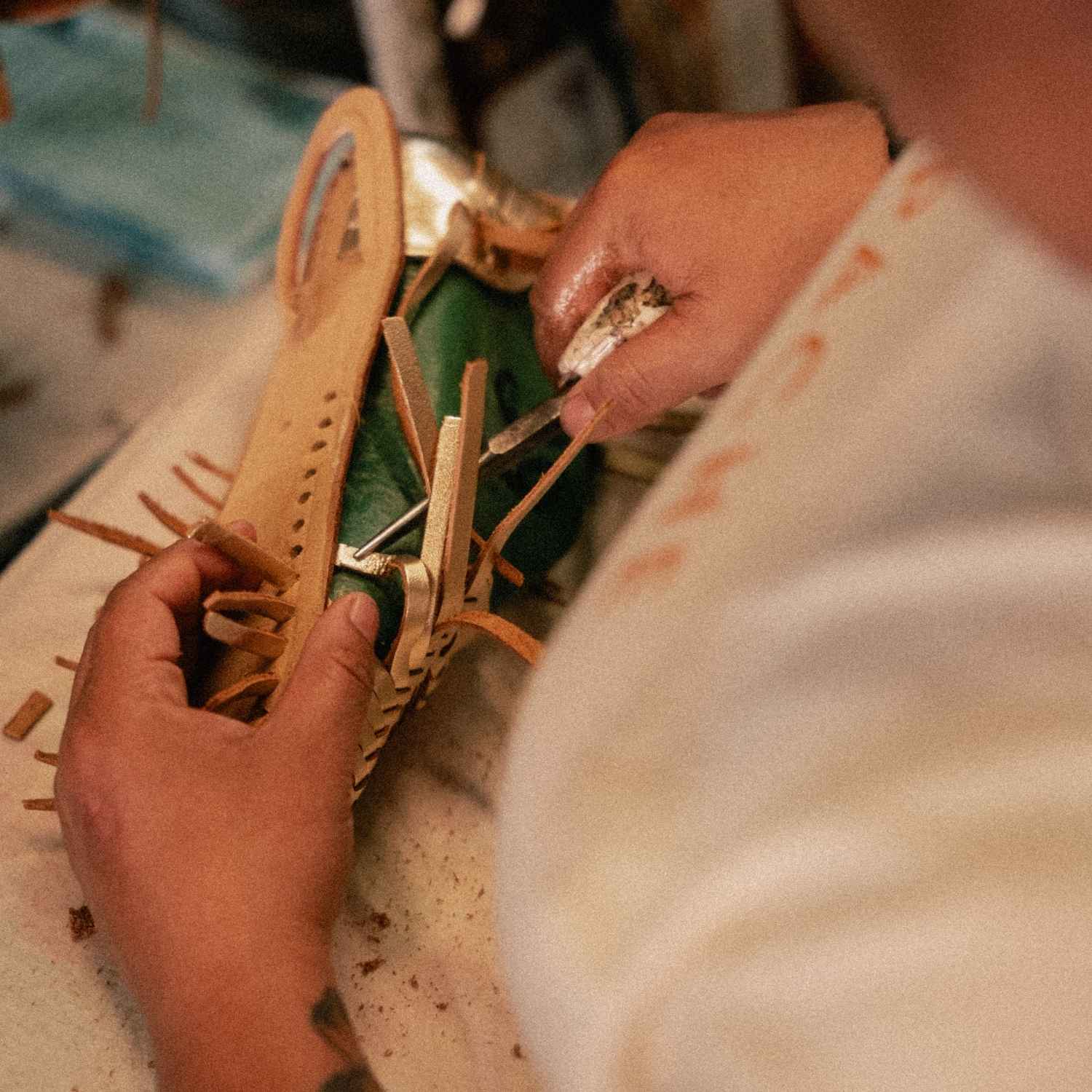 L'artisanat du cuir tressé - montage d'une Alegre Champagne