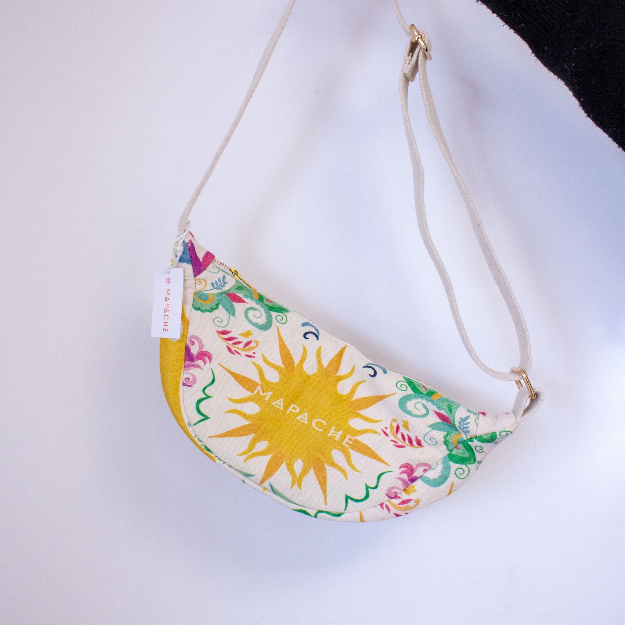 Vue suspendue de la banane Dia de Vida – face soleil.