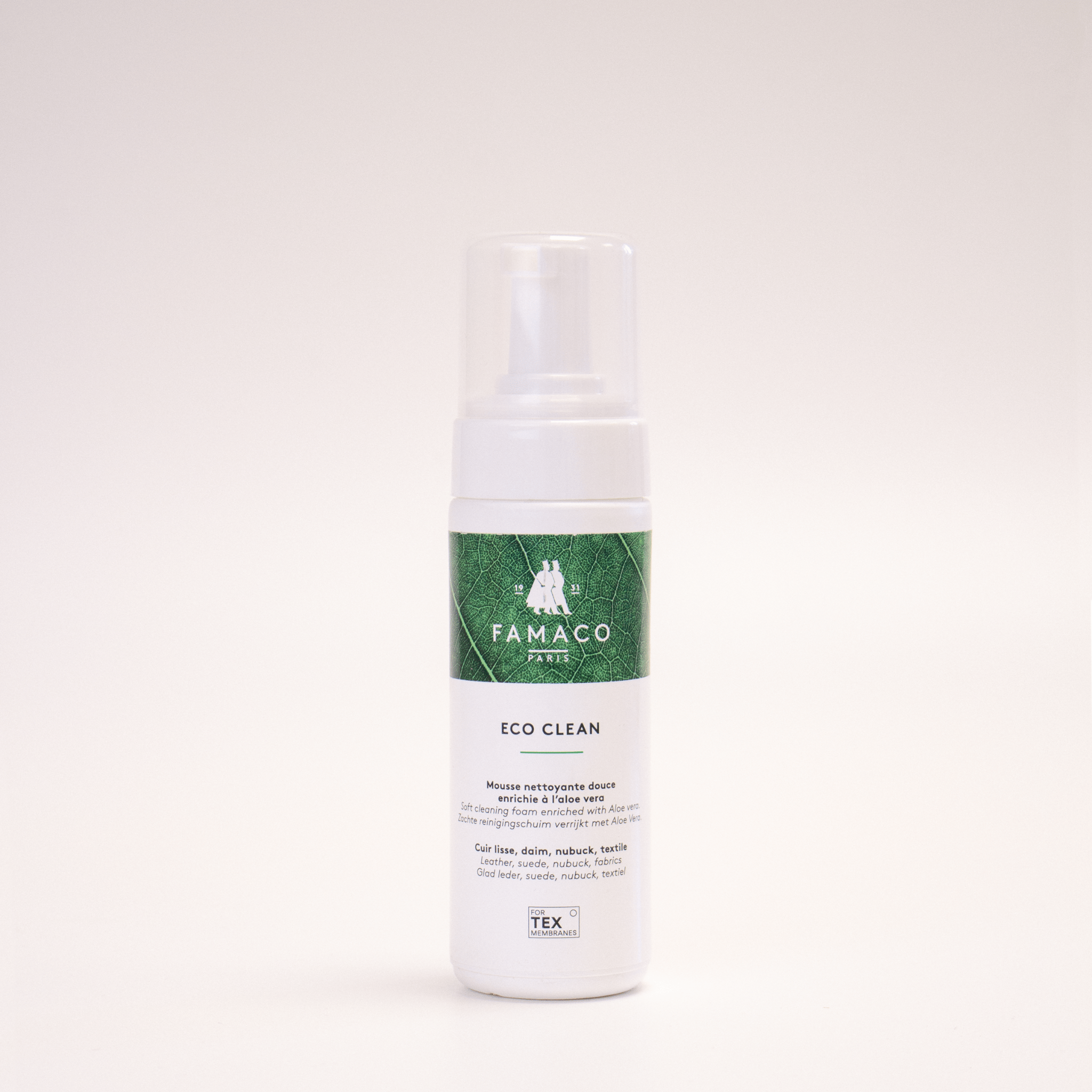 Mousse nettoyante ECO CLEAN de FAMACO, adapté aux chaussures en cuir lisse, daim ou suède, nubuck et textile, présenté sur un fond blanc.
