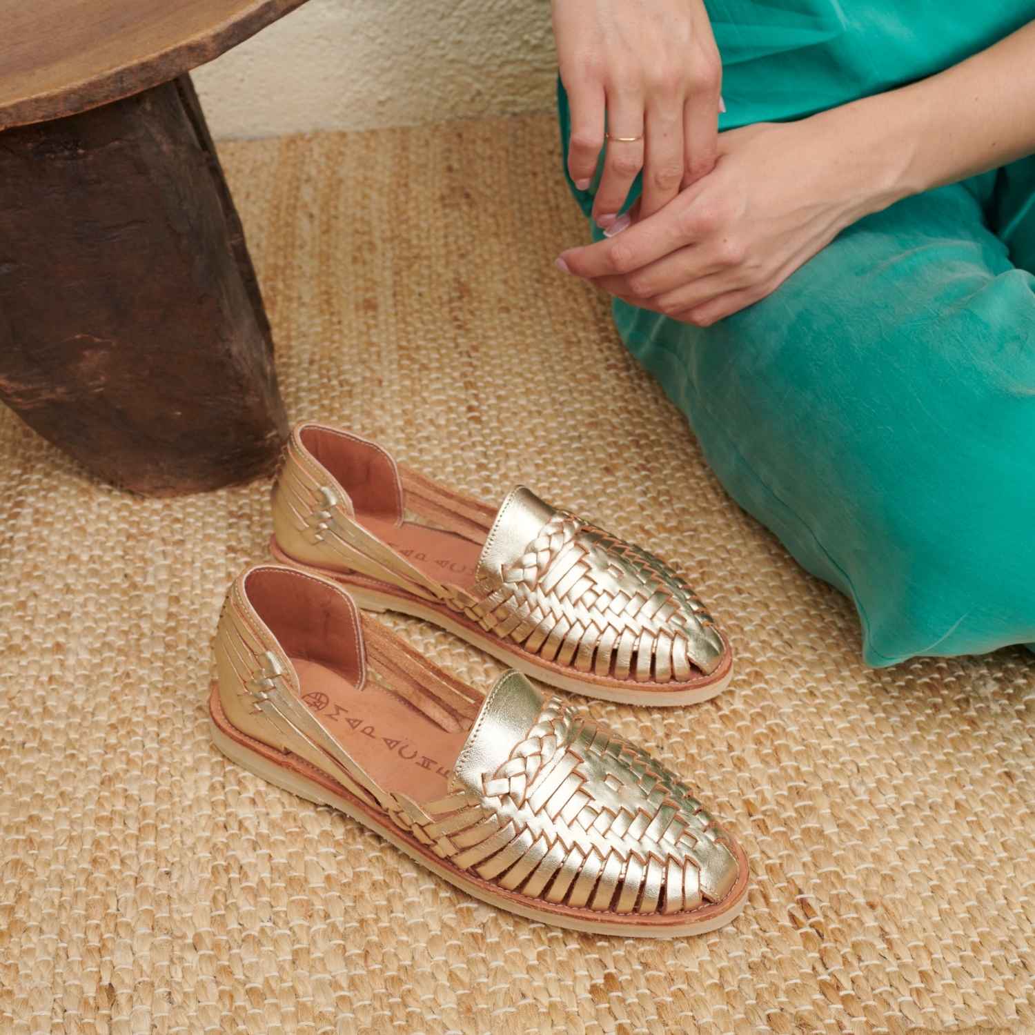 Photo produit de la Alegre Champagne lors de notre shooting pour SS25