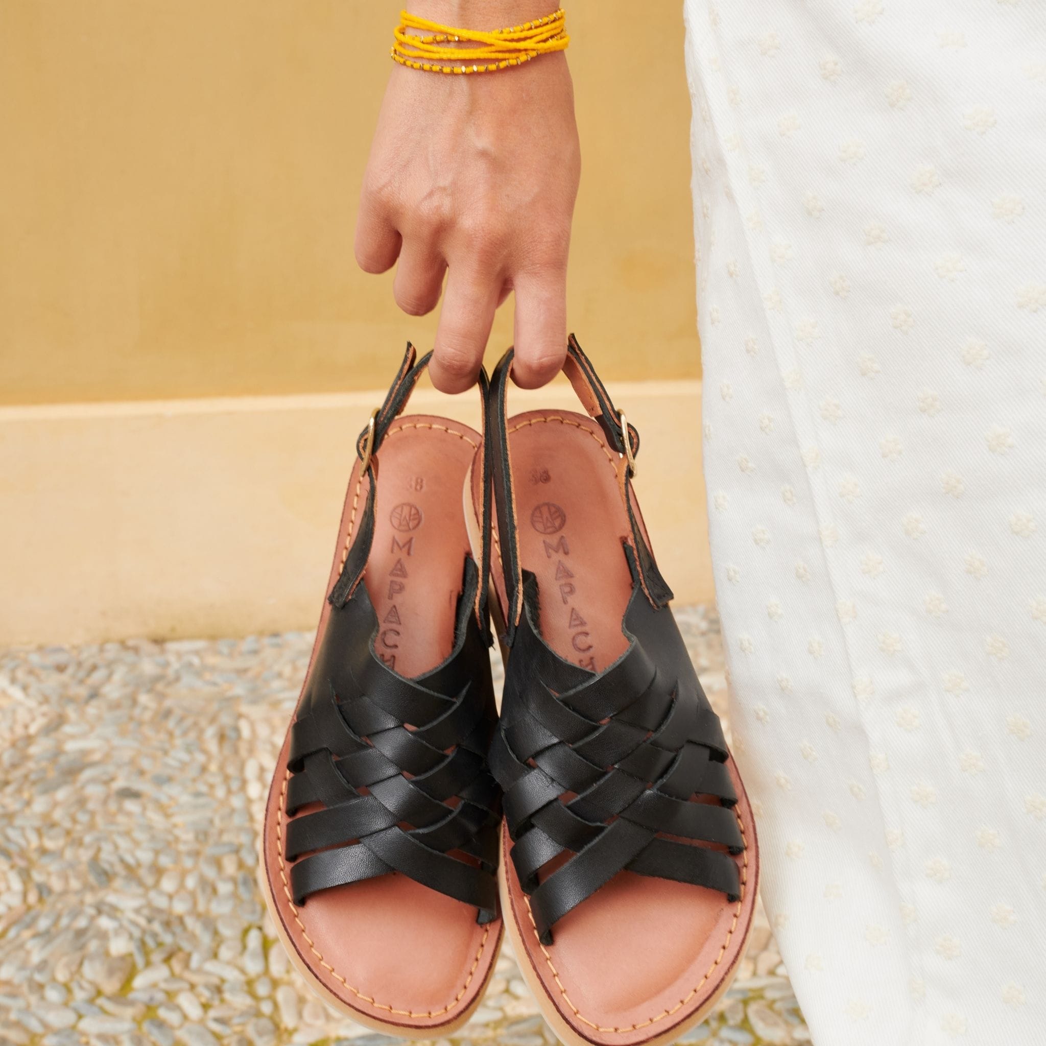 LOLA NOIR - SANDALE FEMME MAPACHE