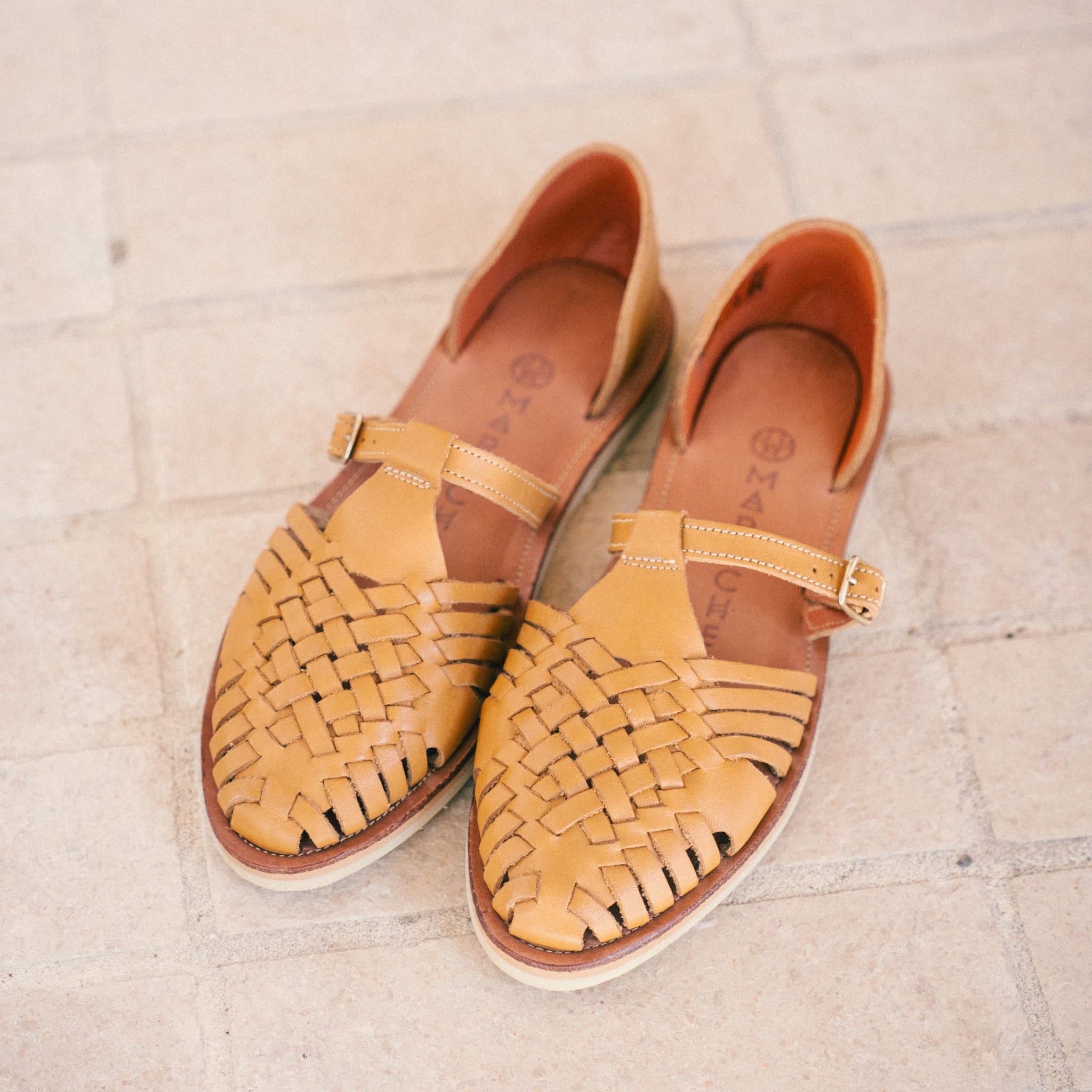 Linda Camel - Huarache Mapache