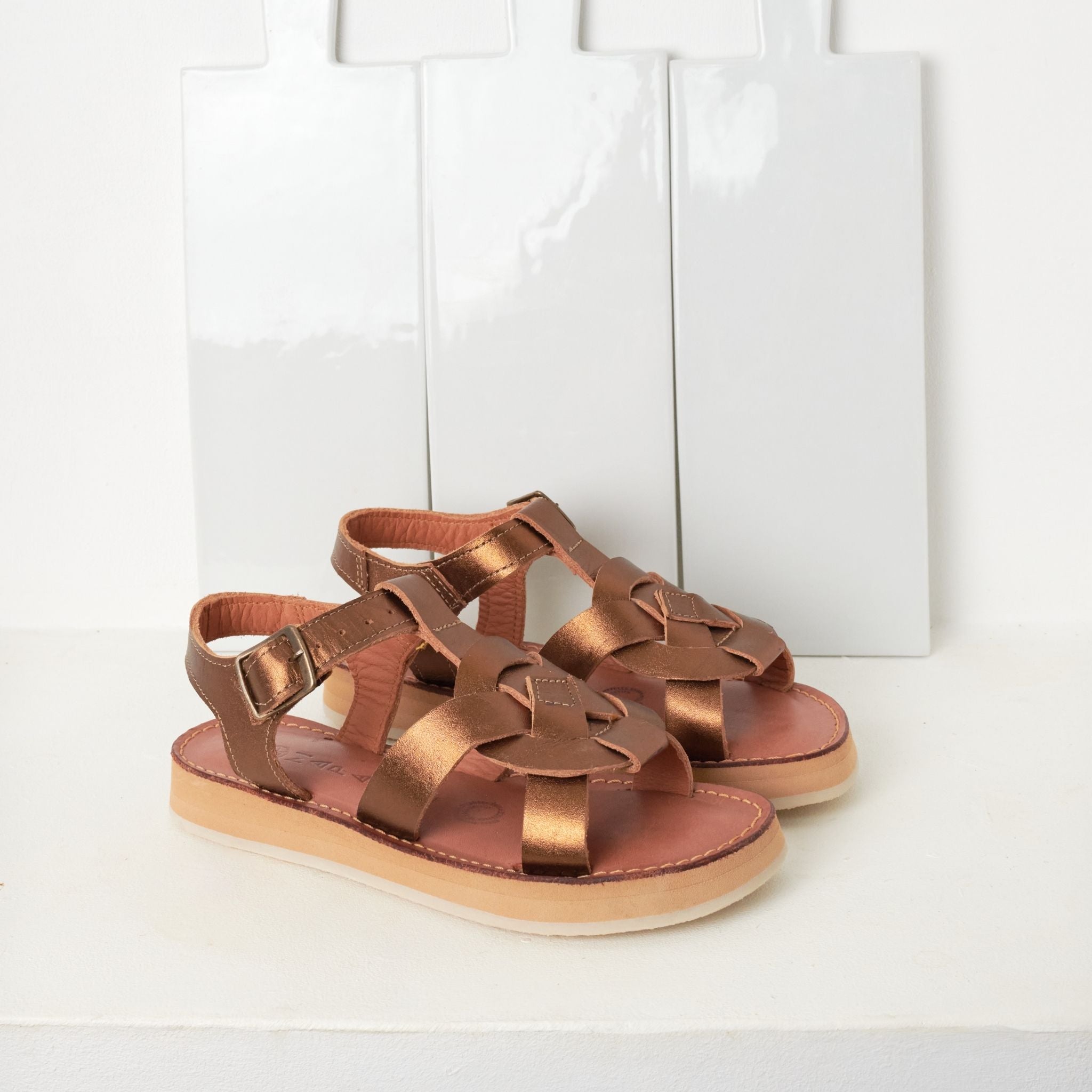 Tulum - Bronze - Sandales en cuir bronze, avec une teinte métallique éclatante et une coupe moderne.