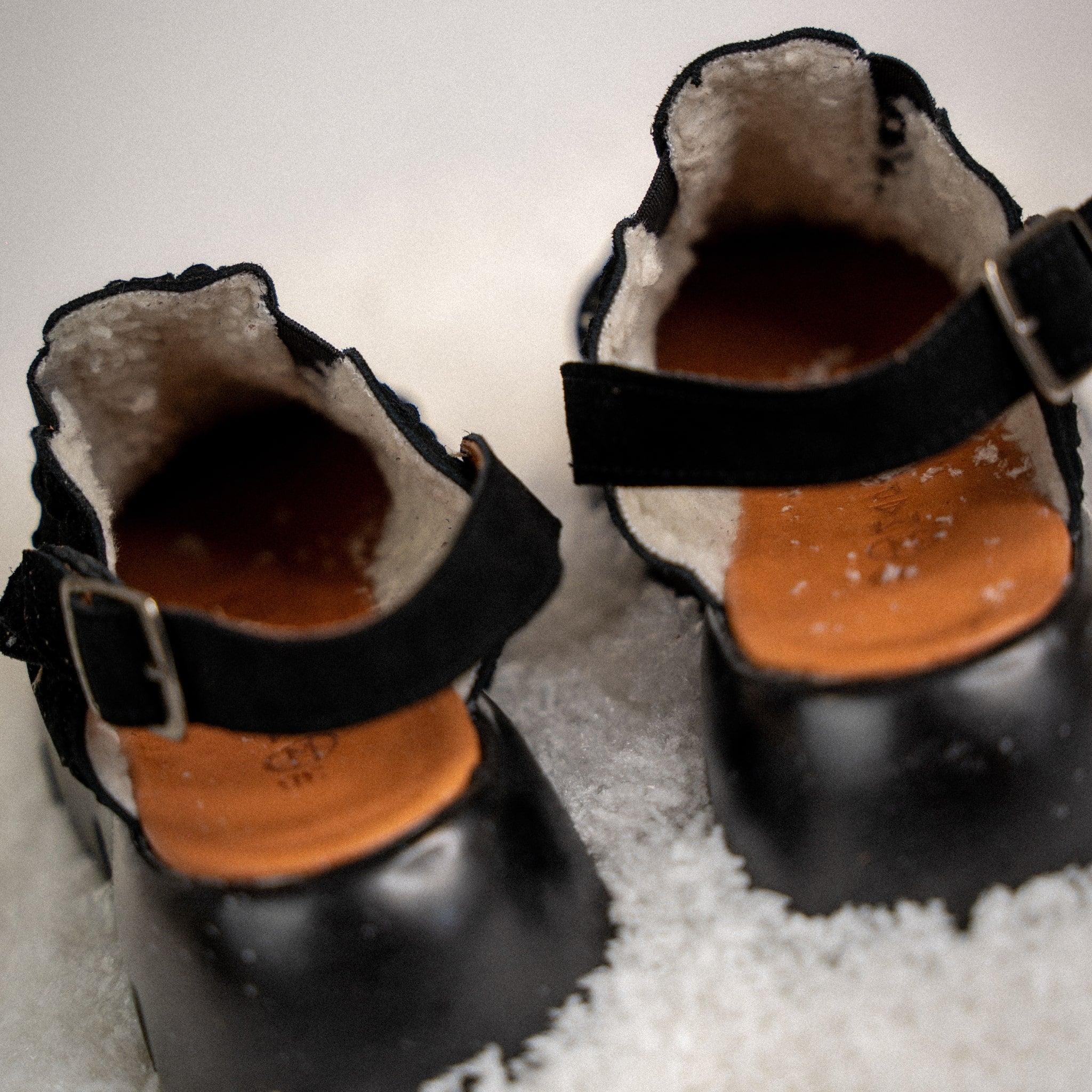 Arrière du sabot Sierra Noir fourré en laine synthétique