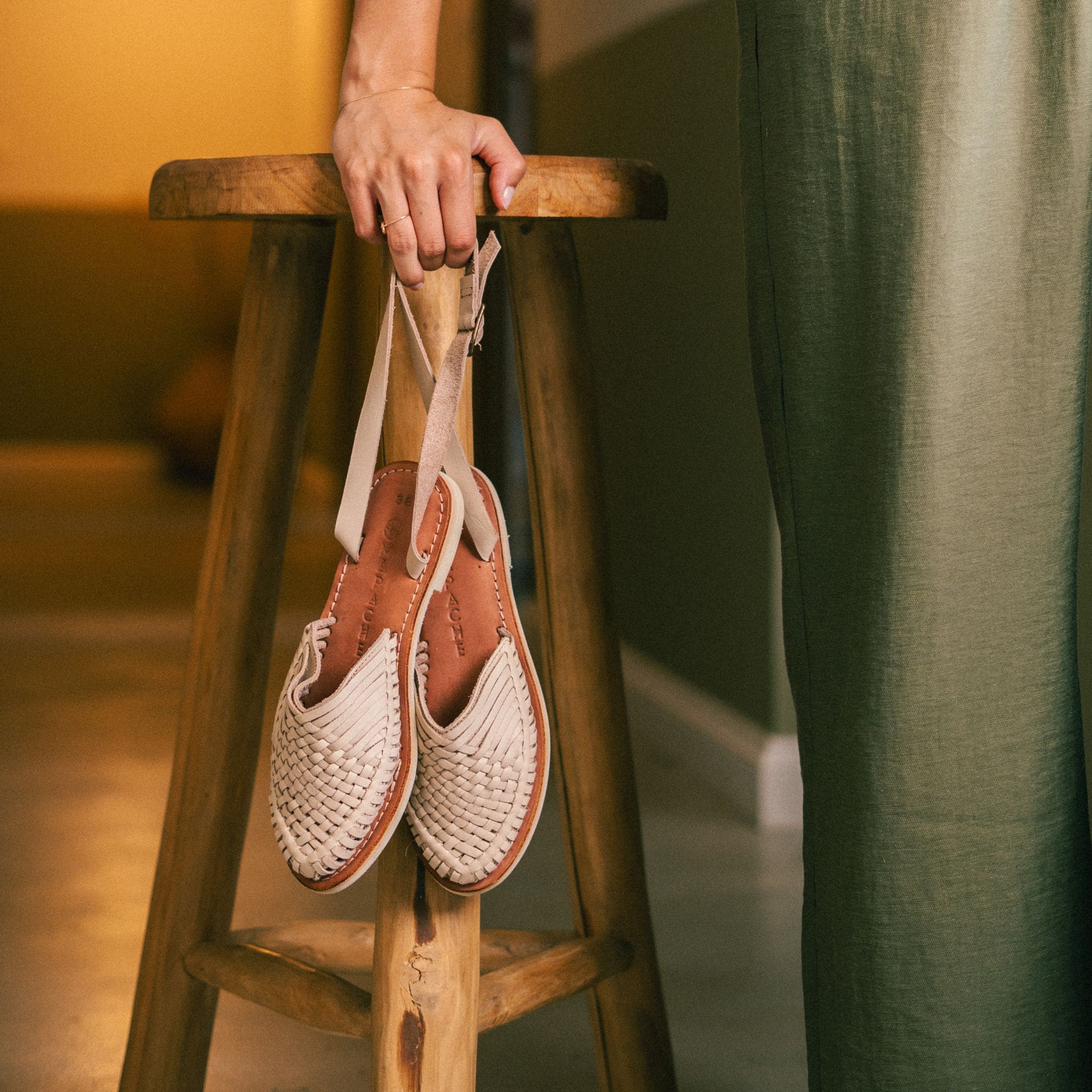 LUPITA GRÈGE - SANDALE FEMME MAPACHE 