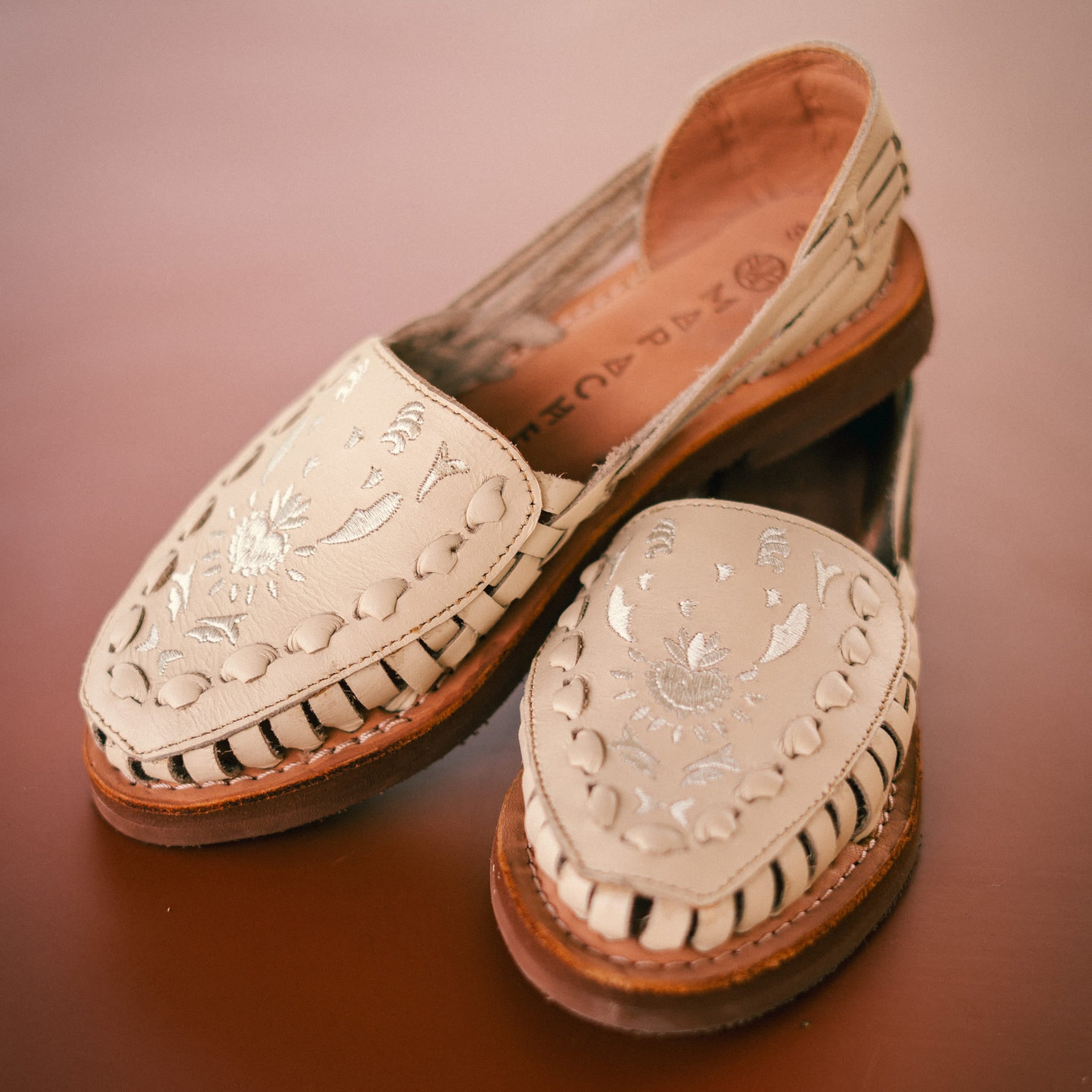 Nora Grège - Huarache Mapache